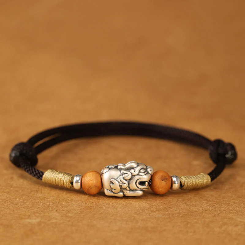 Bransoletka na Buddha Stones , zawieszką PiXiu ze srebra próby 999, koralikami z drewna brzoskwiniowego, ręcznie robioną, plecioną nicią szczęścia - Image 19