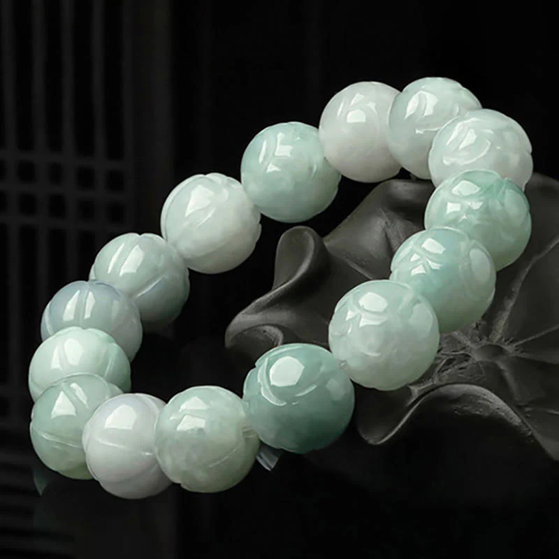 Bransoletka z naturalnego jadeitu z rzeźbionym lotosem i kamieniami Buddha Stones, symbolizująca dobrobyt - Image 3