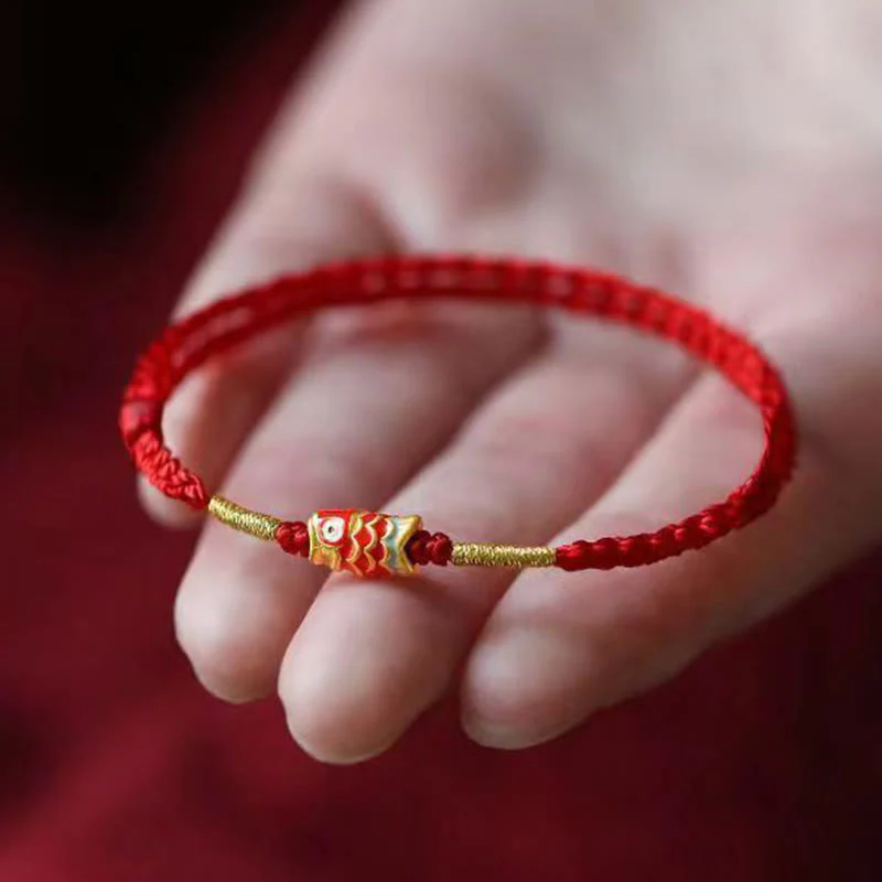 Bransoletka z ręcznie plecionego czerwonego sznurka z motywem ryb Koi w Buddha Stones - Image 3