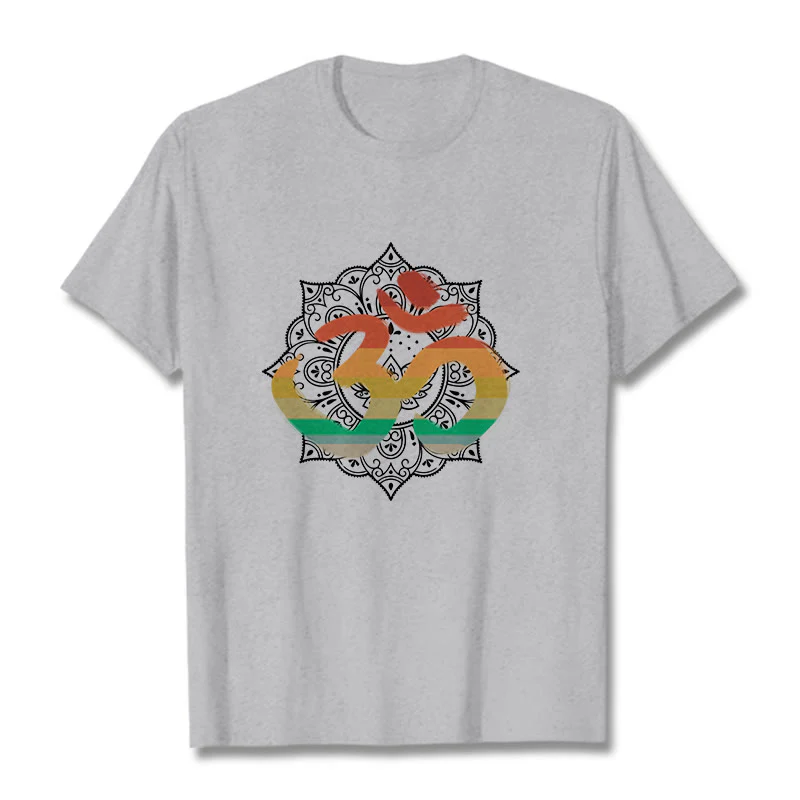 Buddha Stones Gradient-kolorowy Om Sanskryt Mandala Tło Wzór Bawełniana Koszulka T-shirt - Image 20