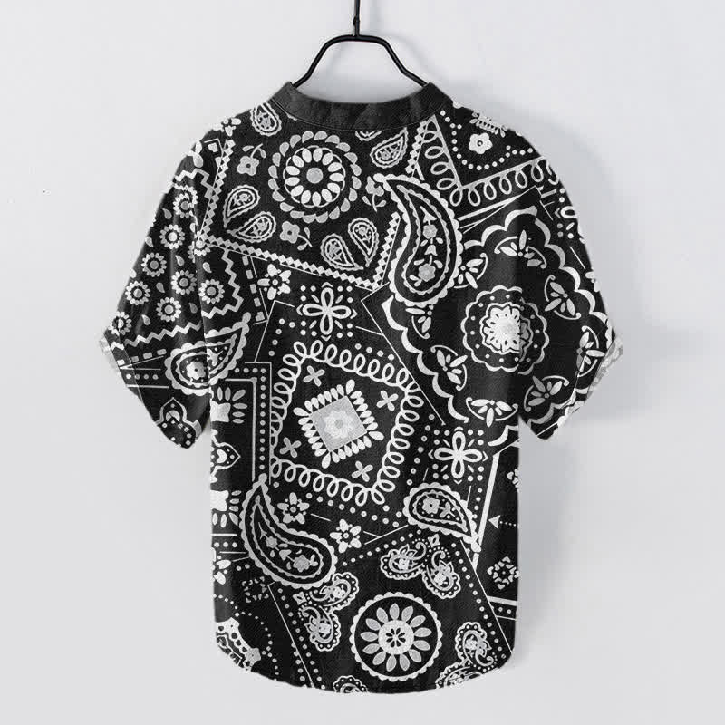 Buddha Stones Koszula męska z krótkim rękawem i krótkim rękawem w klasycznym białym wzorze paisley z krótkim rękawem i guzikami - Image 2