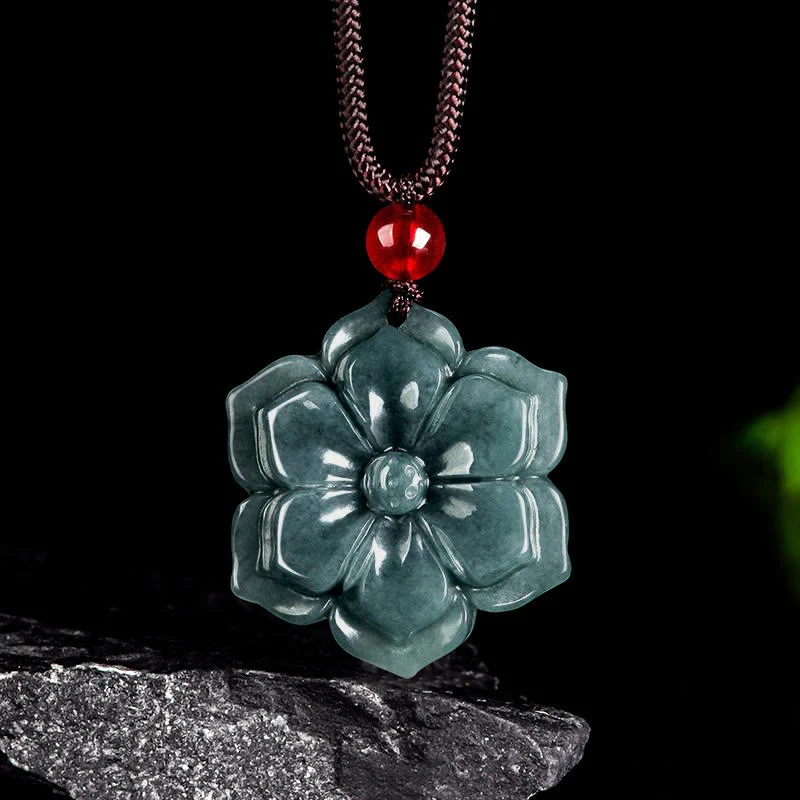 Buddha Stones Naszyjnik z jadeitu z kwiatem brzoskwini i wisiorkiem na temat dobrobytu