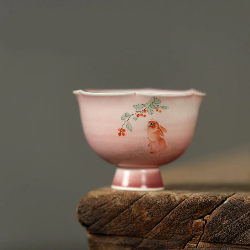 Buddha Stones Ręcznie malowana ceramiczna filiżanka do herbaty Kung Fu z motywem królika i orchidei w kształcie begonii, 75 ml - Image 2