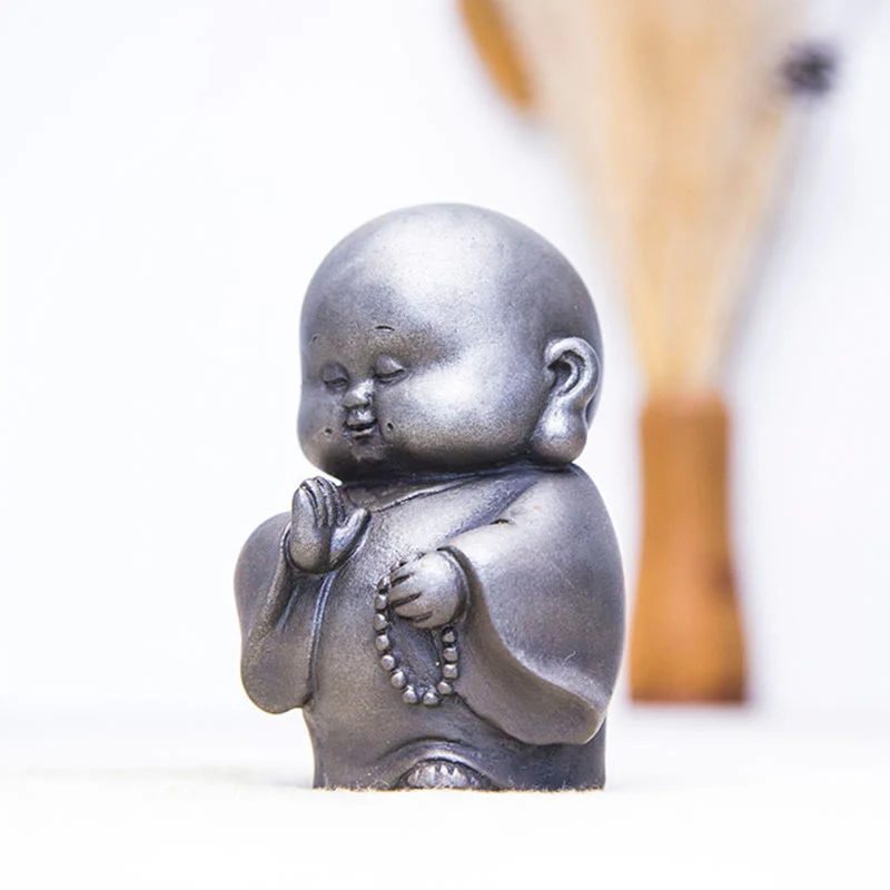 Buddha Stones Ręcznie Robione Mały Mnich Żelazo Proszek Rdza Odlew Żywicy Statuetka Dekoracja Domu - Image 16