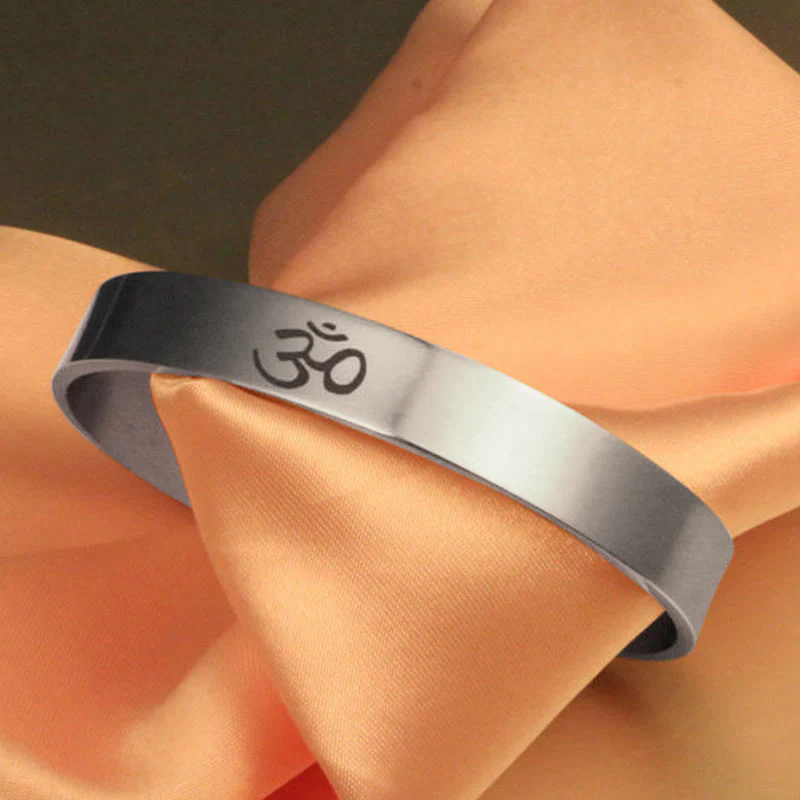 Buddha Stones Tybetański Symbol OM Bransoletka Mankiet Uważności Bransoletka Bangle