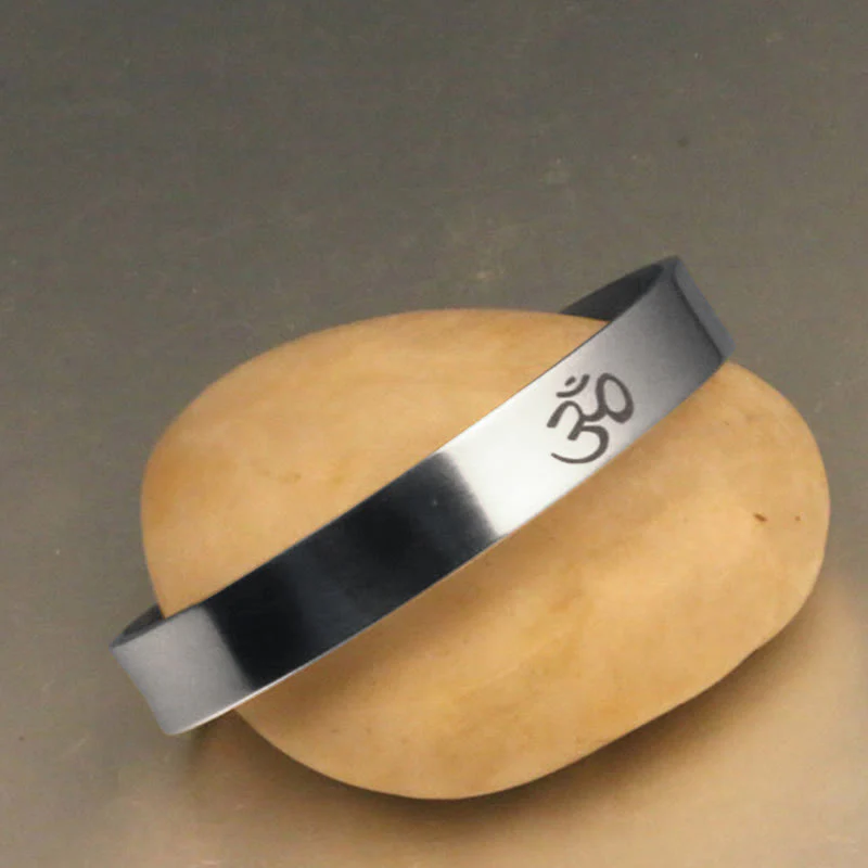 Buddha Stones Tybetański Symbol OM Bransoletka Mankiet Uważności Bransoletka Bangle - Image 3