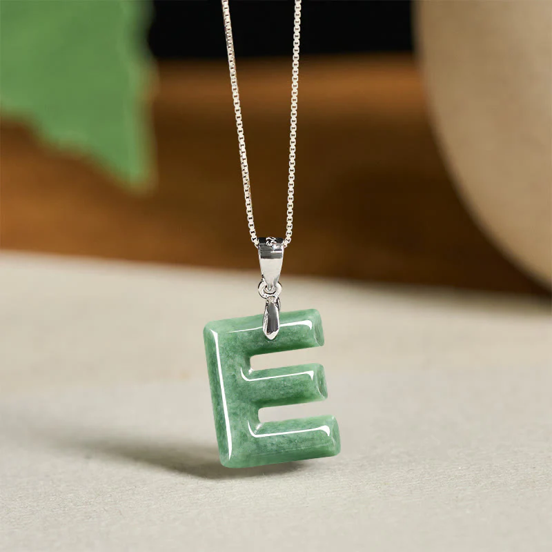Naszyjnik z wisiorkiem "Prosperity" z naturalnym jadeitem w kształcie litery AZ, wykonany ze srebra próby 925 i srebra próby 925. - Image 29