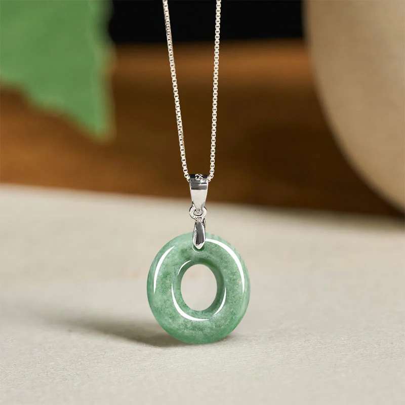Naszyjnik z wisiorkiem "Prosperity" z naturalnym jadeitem w kształcie litery AZ, wykonany ze srebra próby 925 i srebra próby 925. - Image 39